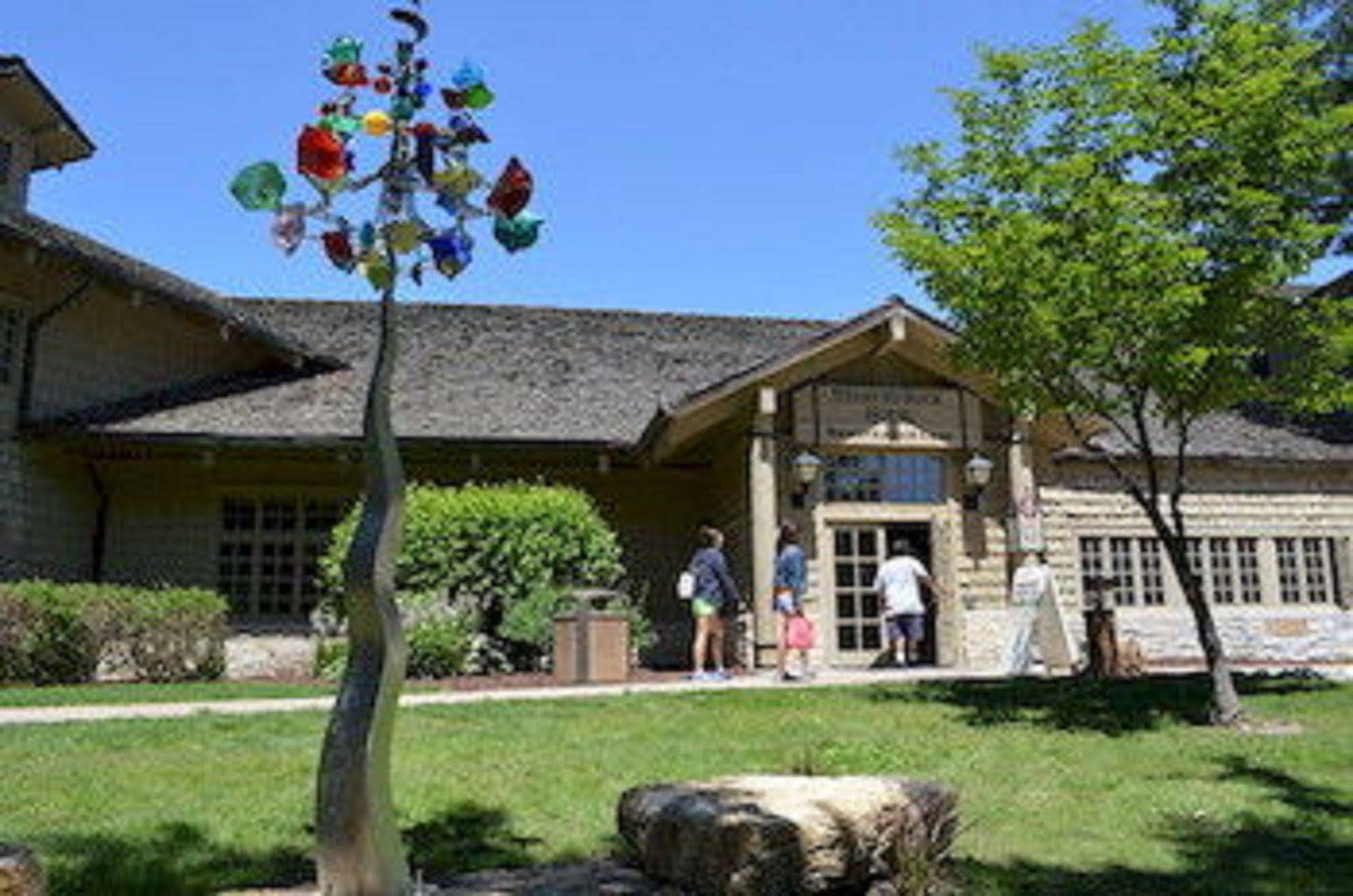 Starved Rock Lodge & Conference Center Utica Buitenkant foto