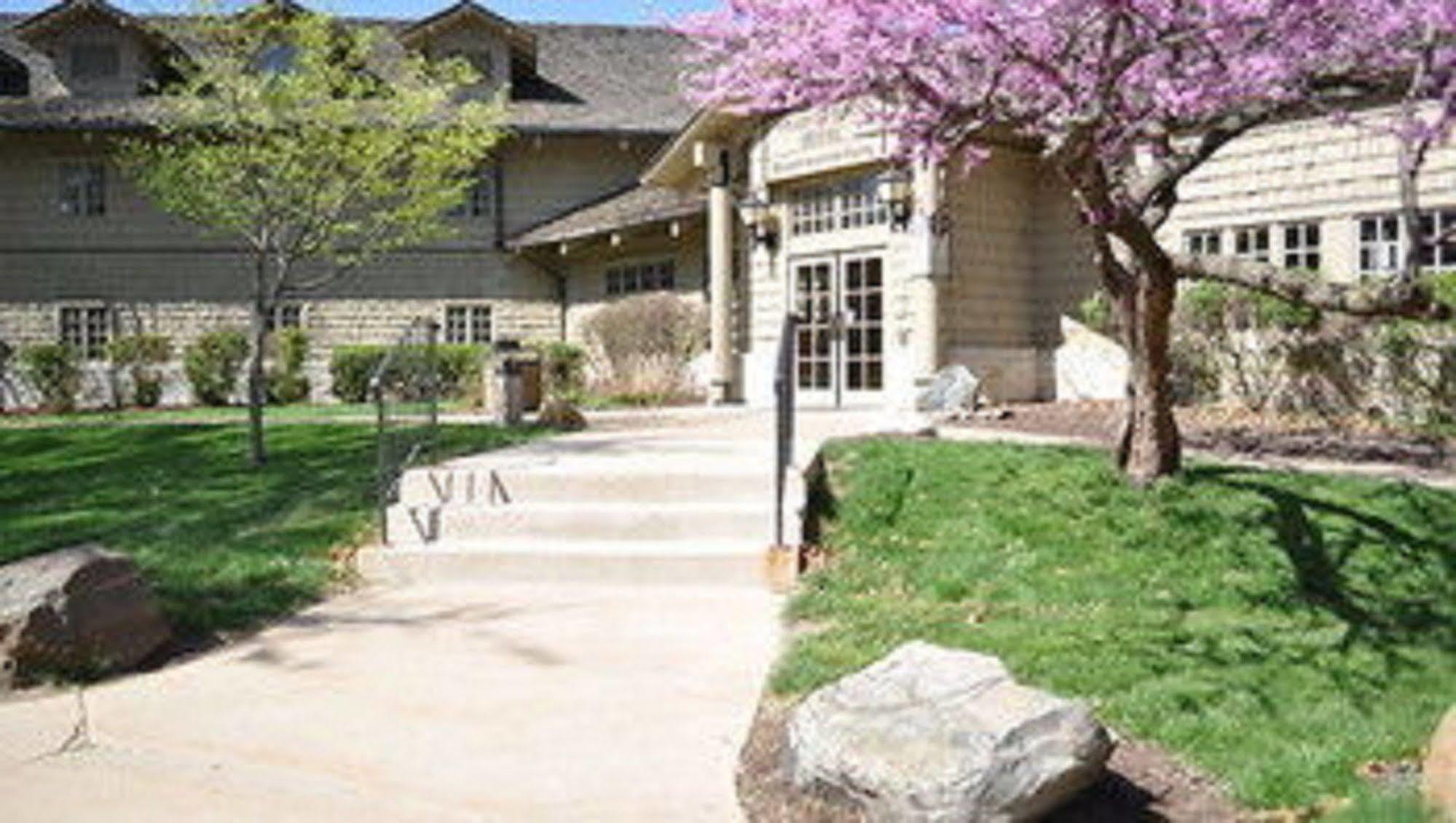 Starved Rock Lodge & Conference Center Utica Buitenkant foto