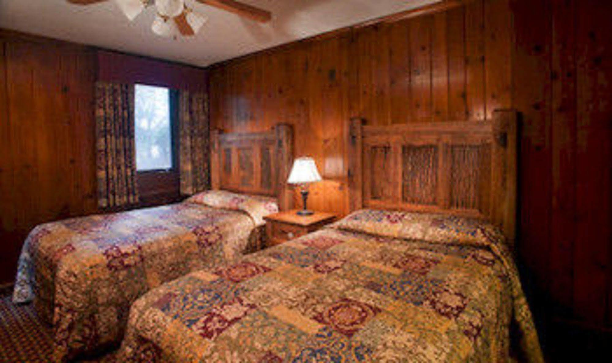 Starved Rock Lodge & Conference Center Utica Buitenkant foto