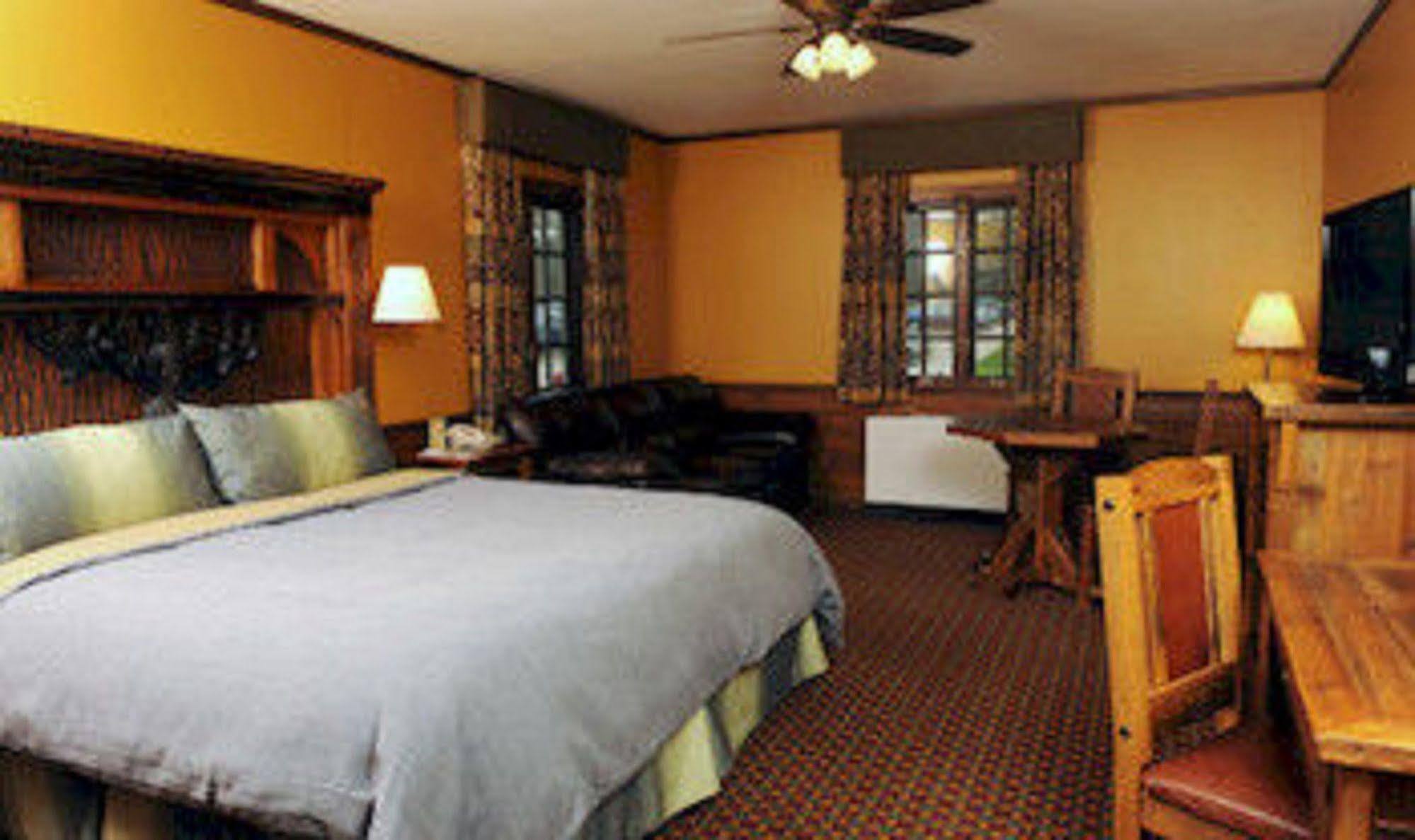 Starved Rock Lodge & Conference Center Utica Buitenkant foto